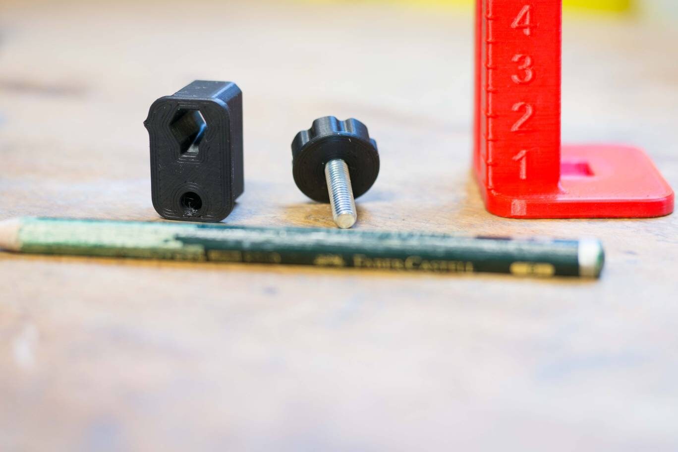 Height Gauge Marker for Pencils Carpenter Woodworking Tool Workshop Improvement