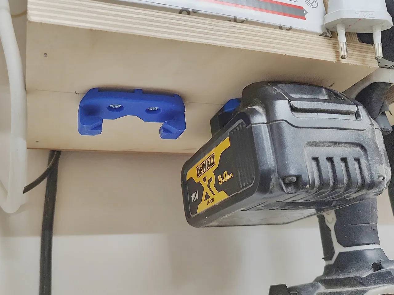 Dewalt 20v Battery Wall Mount Holder Dewalt Battery Storage 20 Volt Lithium Ion